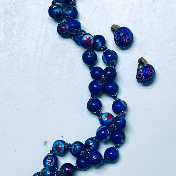 Vintage glass beaded necklace and ear clips - Picture 2 of 5